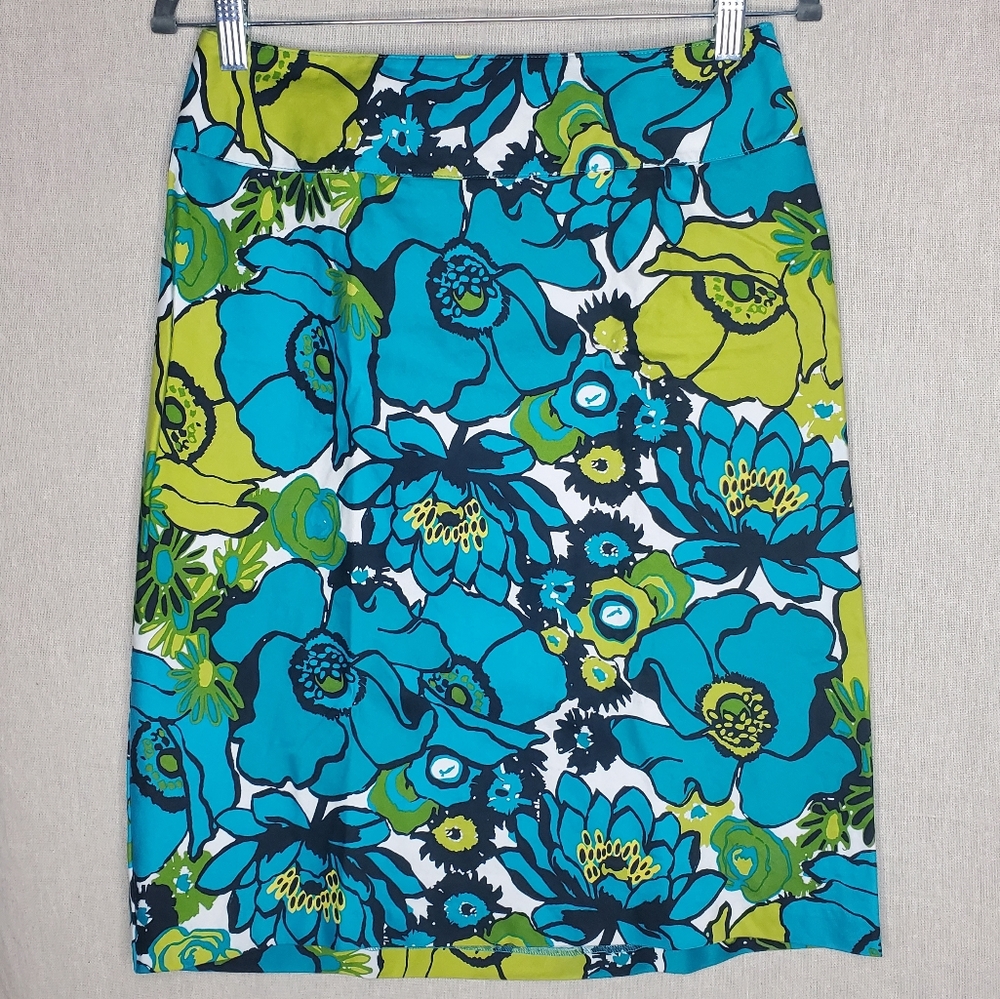 ♡ East 5th Floral Pencil Skirt Size 6 Green Blue and White